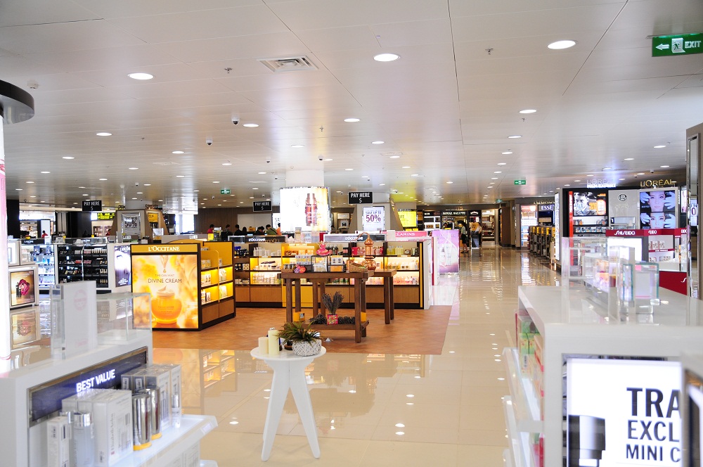 DFS Group reopens duty-free stores at Noi Bai int'l airport - VnExpress  International
